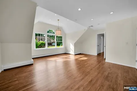 312 Saw Mill Lane Wyckoff NJ 07481