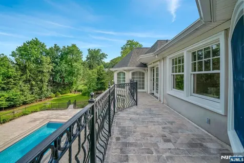 312 Saw Mill Lane Wyckoff NJ 07481