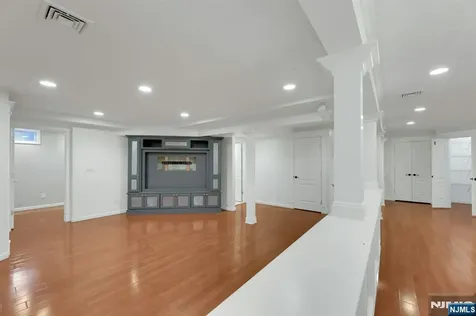 28 Serrell Drive Montvale NJ 07645
