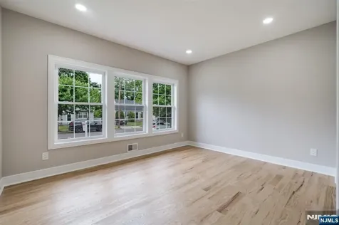 55 Long Hill Drive Clifton NJ 07013