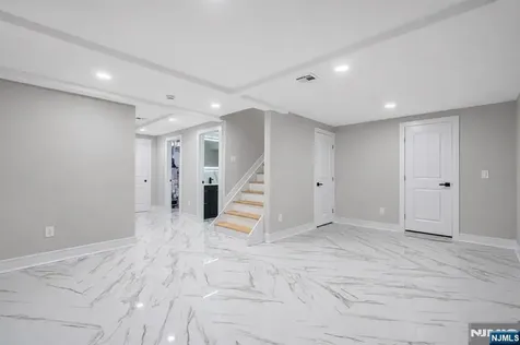 55 Long Hill Drive Clifton NJ 07013