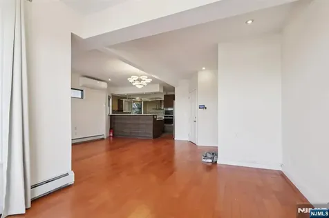 32 Hudson Terrace Edgewater NJ 07020