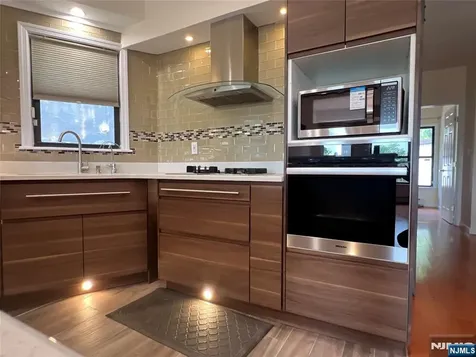 32 Hudson Terrace Edgewater NJ 07020