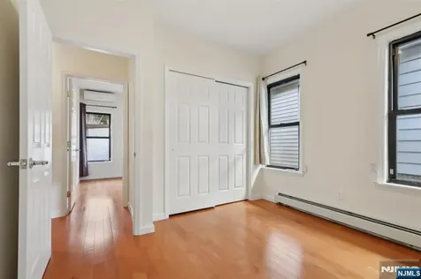 32 Hudson Terrace Edgewater NJ 07020