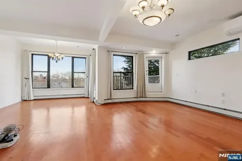 32 Hudson Terrace Edgewater NJ 07020
