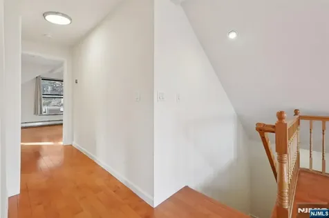 32 Hudson Terrace Edgewater NJ 07020