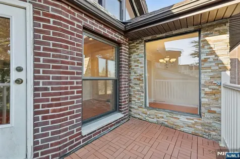 32 Hudson Terrace Edgewater NJ 07020