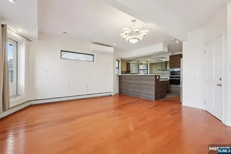 32 Hudson Terrace Edgewater NJ 07020