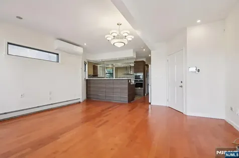 32 Hudson Terrace Edgewater NJ 07020