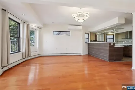 32 Hudson Terrace Edgewater NJ 07020