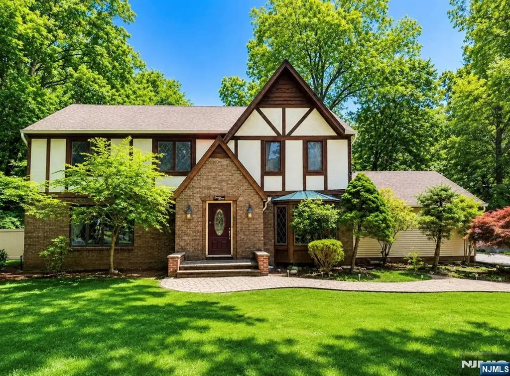27 Chestnut Avenue Old Tappan NJ 07675