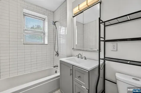 19 Lyons Newark NJ 07112