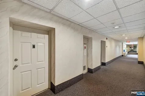 19 Lyons Newark NJ 07112