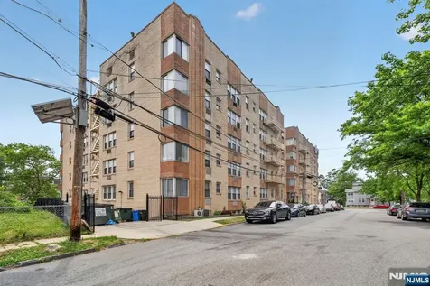 19 Lyons Newark NJ 07112