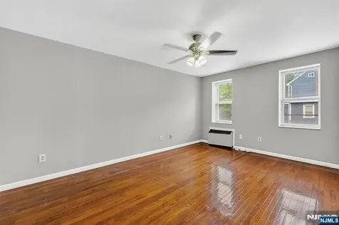 19 Lyons Newark NJ 07112