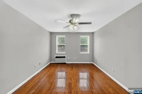 19 Lyons Newark NJ 07112