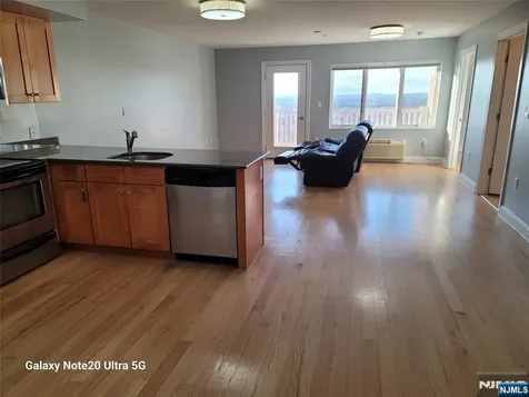 411 E Brinkerhoff Avenue Palisades Park NJ 07650