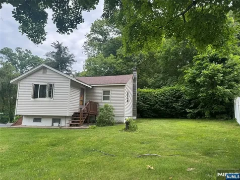 9 Camille Drive Jefferson Township NJ 07849
