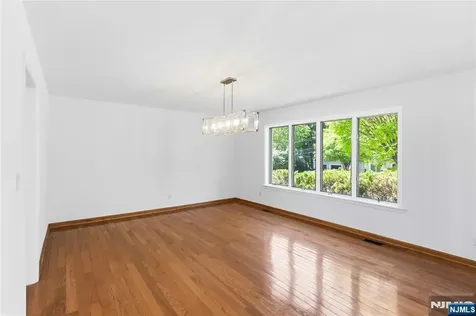 131 Haase Avenue Paramus NJ 07652