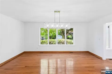 131 Haase Avenue Paramus NJ 07652