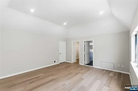 131 Haase Avenue Paramus NJ 07652
