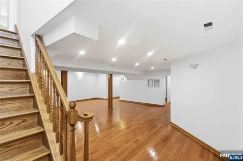 131 Haase Avenue Paramus NJ 07652