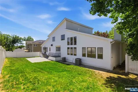 131 Haase Avenue Paramus NJ 07652