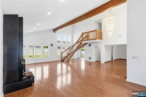 131 Haase Avenue Paramus NJ 07652