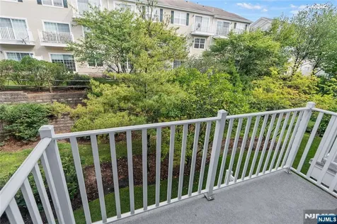 260 Riverwalk Way Clifton NJ 07014