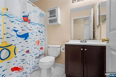 260 Riverwalk Way Clifton NJ 07014