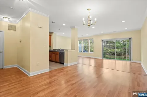 260 Riverwalk Way Clifton NJ 07014