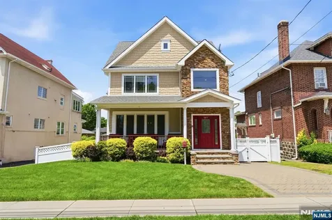1077 Anderson Fort Lee NJ 07024