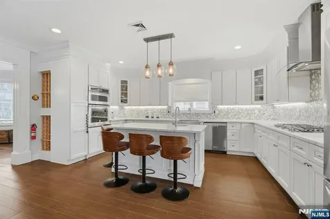 1077 Anderson Fort Lee NJ 07024