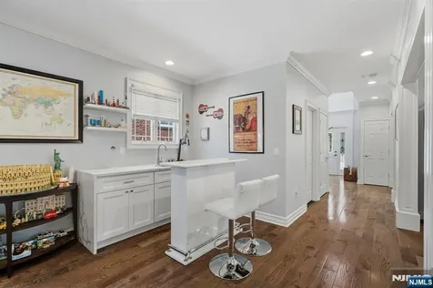 1077 Anderson Fort Lee NJ 07024