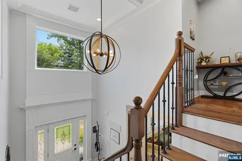 1077 Anderson Fort Lee NJ 07024