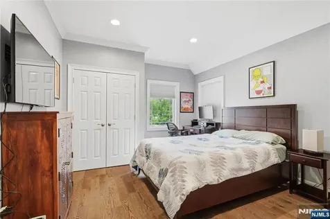 1077 Anderson Fort Lee NJ 07024