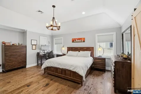 1077 Anderson Fort Lee NJ 07024