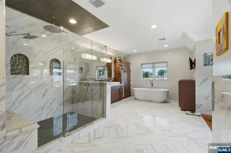 1077 Anderson Fort Lee NJ 07024