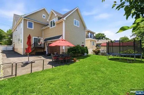 1077 Anderson Fort Lee NJ 07024