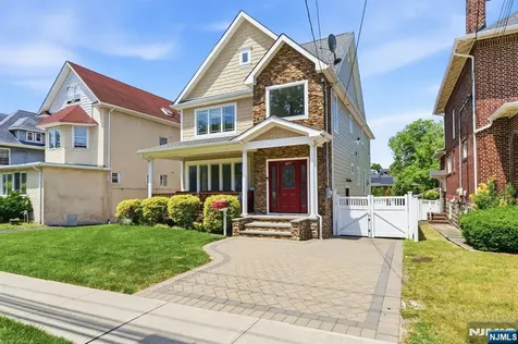 1077 Anderson Fort Lee NJ 07024