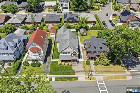 1077 Anderson Fort Lee NJ 07024