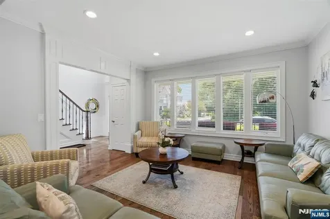 1077 Anderson Fort Lee NJ 07024