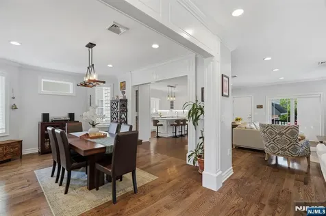1077 Anderson Fort Lee NJ 07024