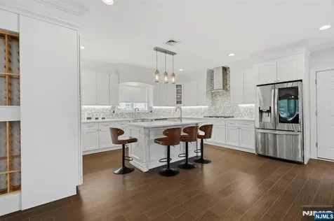 1077 Anderson Fort Lee NJ 07024