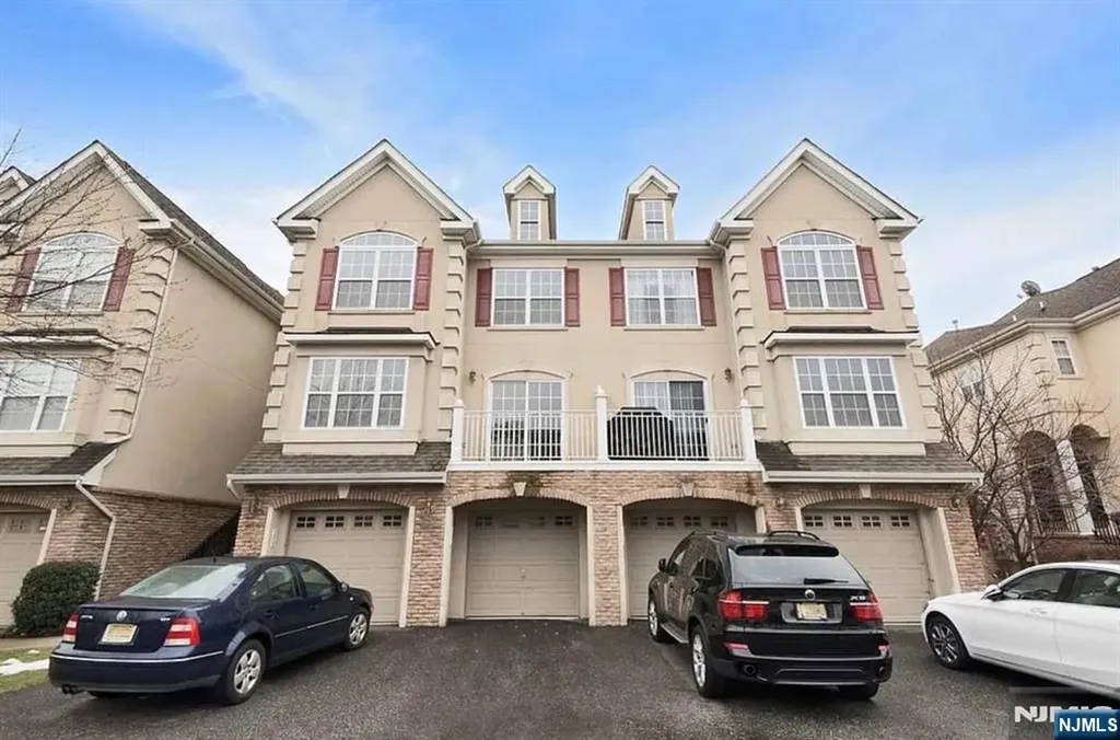 187 Blue Heron Drive Secaucus NJ 07094