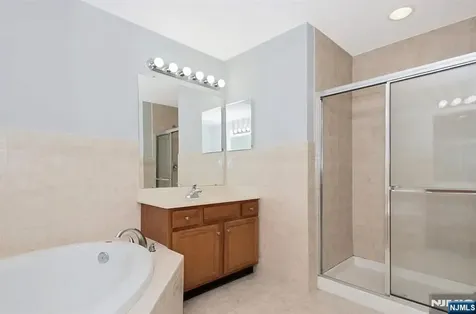 187 Blue Heron Drive Secaucus NJ 07094