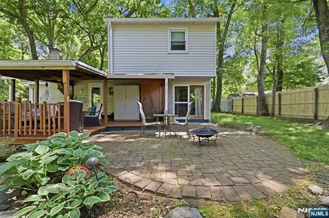 9 Juniper Trail Kinnelon Borough NJ 07405