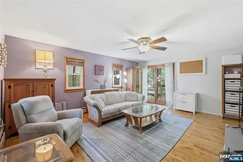 9 Juniper Trail Kinnelon Borough NJ 07405