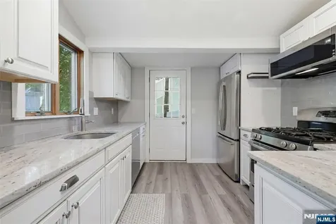 9 Juniper Trail Kinnelon Borough NJ 07405