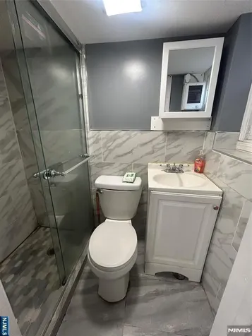 27 Richelieu Terrace Newark NJ 07106